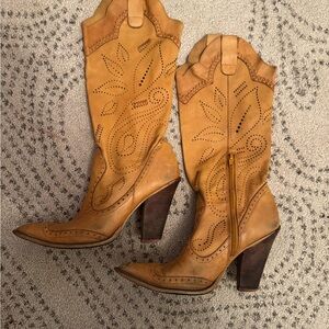 Tan Leather Western Cowboy Boots
